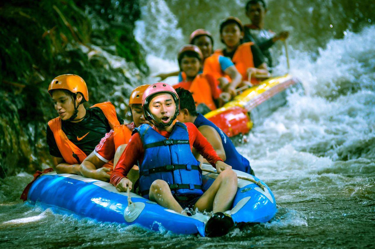 Hot Spring Water Rafting